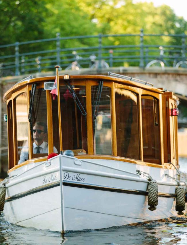 Salon Boat